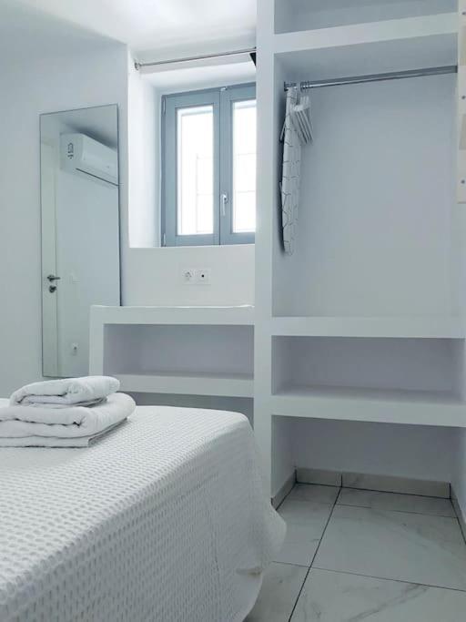 Hh Bay Daire Logaras Dış mekan fotoğraf