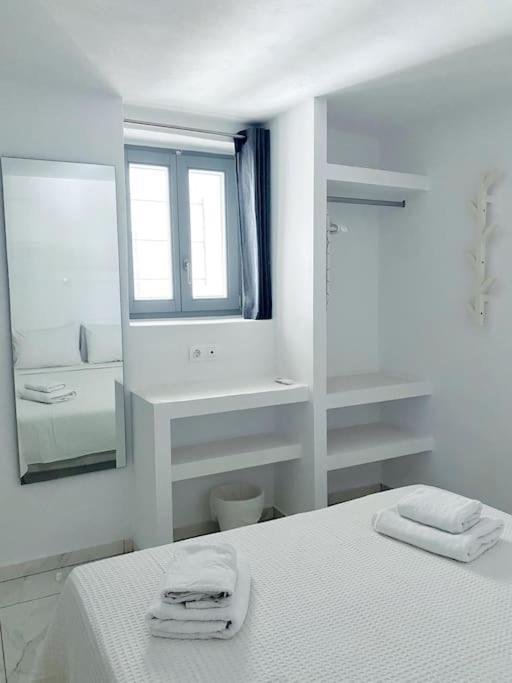 Hh Bay Daire Logaras Dış mekan fotoğraf